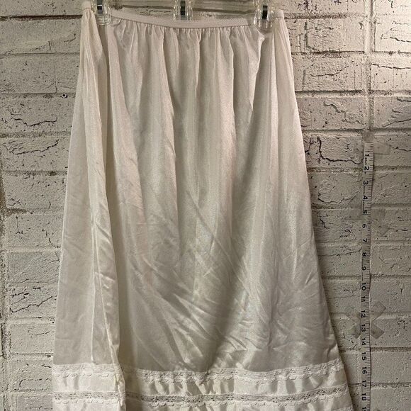 Vintage White Lace Half Slip Union Made 36/38 - Picture 1 of 7